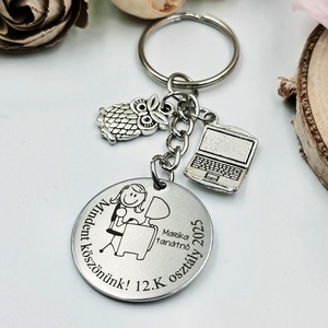 Ajándék informatikatanárnőnek ballagásra, pedagógusnapra, tanév végére - Gravírozott grafikás ballagási kulcstartó 1_23. - táska & tok - kulcstartó & táskadísz - kulcstartó - Meska.hu