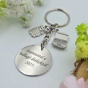 Ajándék informatikatanároknak ballagásra, pedagógusnapra, tanév végére - Gravírozott szöveges ballagási kulcstartó 1. - táska & tok - kulcstartó & táskadísz - kulcstartó - Meska.hu
