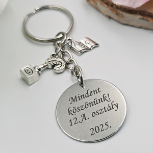 Ajándék magyartanároknak ballagásra, pedagógusnapra, tanév végére - Gravírozott szöveges ballagási kulcstartó 1. - táska & tok - kulcstartó & táskadísz - kulcstartó - Meska.hu