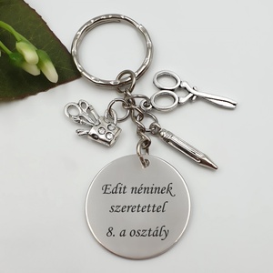 Ajándék technikatanároknak ballagásra, pedagógusnapra, tanév végére - Gravírozott szöveges ballagási kulcstartó 2. - Meska.hu