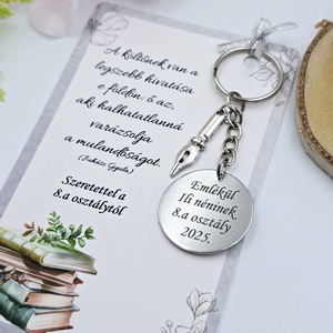 Ajándék magyartanároknak ballagásra, pedagógusnapra, tanév végére - Gravírozott ballagási kulcstartó ajándékkártyán - táska & tok - kulcstartó & táskadísz - kulcstartó - Meska.hu