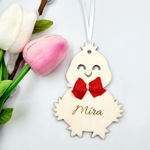 Gravírozott fa húsvéti csibe egyedi névvel. Húsvéti ajándék gyerekeknek., Ünnepi díszek, dekorációk, Húsvéti díszek és dekorációk, Húsvéti tojásfadíszek, Gravírozás, pirográfia, MESKA