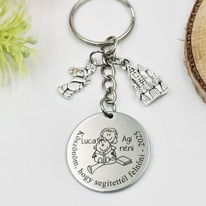 Óvó néninek ajándék pedagógusnapra, tanév végére - Gravírozott grafikás ballagási kulcstartó  2_02. (kislányos minta), Táska & Tok, Kulcstartó & Táskadísz, Kulcstartó, Gravírozás, pirográfia, MESKA