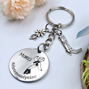 Néptáncosnak ajándék - néptáncos kulcstartó grafikával, egyedi névvel, felirattal - táska & tok - kulcstartó & táskadísz - kulcstartó - Meska.hu