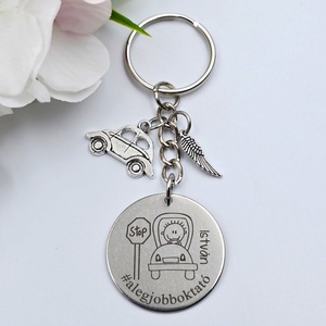 Vezetésoktatónak ajándék - vezetésoktató kulcstartó grafikával, egyedi névvel, felirattal, Táska & Tok, Kulcstartó & Táskadísz, Kulcstartó, Gravírozás, pirográfia, MESKA