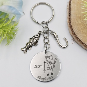 Horgásznak ajándék - horgász kulcstartó grafikával, egyedi névvel, felirattal - táska & tok - kulcstartó & táskadísz - kulcstartó - Meska.hu