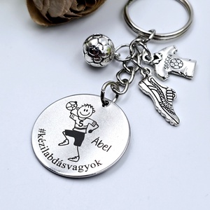 Kézilabdásnak ajándék - kézilabdázó kulcstartó grafikával, egyedi névvel, felirattal - táska & tok - kulcstartó & táskadísz - kulcstartó - Meska.hu