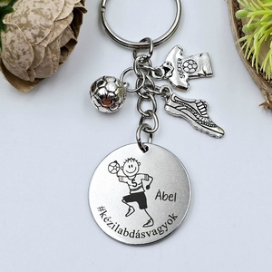 Kézilabdásnak ajándék - kézilabdázó kulcstartó grafikával, egyedi névvel, felirattal, Táska & Tok, Kulcstartó & Táskadísz, Kulcstartó, Gravírozás, pirográfia, MESKA