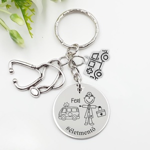 Mentősnek ajándék - mentős kulcstartó grafikával, egyedi névvel, felirattal, Táska & Tok, Kulcstartó & Táskadísz, Kulcstartó, Gravírozás, pirográfia, MESKA