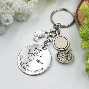Kozmetikusnak ajándék - kozmetikus kulcstartó grafikával, egyedi névvel, felirattal - táska & tok - kulcstartó & táskadísz - kulcstartó - Meska.hu
