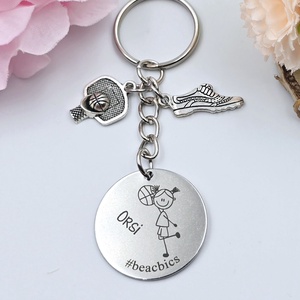 Kosárlabdázónak ajándék - kosaras női kulcstartó grafikával, egyedi névvel, felirattal, Táska & Tok, Kulcstartó & Táskadísz, Kulcstartó, Gravírozás, pirográfia, MESKA