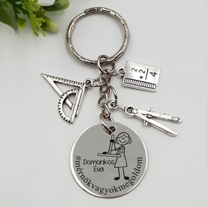 Mérnöknőnek ajándék - mérnöknő kulcstartó grafikával, egyedi névvel, felirattal - Meska.hu