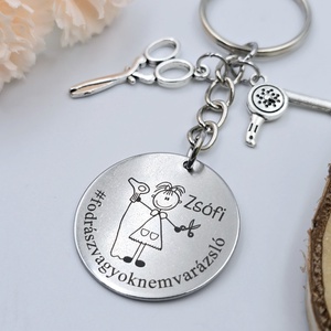 Fodrásznak ajándék - fodrásznő kulcstartó grafikával, egyedi névvel, felirattal - táska & tok - kulcstartó & táskadísz - kulcstartó - Meska.hu