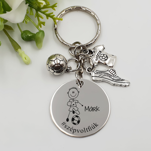 Focistának ajándék - focista kulcstartó grafikával, egyedi névvel, felirattal, Táska & Tok, Kulcstartó & Táskadísz, Kulcstartó, Gravírozás, pirográfia, MESKA