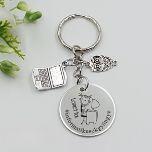 Informatikus nőnek ajándék - informatikus kulcstartó grafikával, egyedi névvel, felirattal, Táska & Tok, Kulcstartó & Táskadísz, Kulcstartó, Gravírozás, pirográfia, MESKA