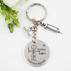 Doktornak ajándék - orvos kulcstartó grafikával, egyedi névvel, felirattal, Táska & Tok, Kulcstartó & Táskadísz, Kulcstartó, Gravírozás, pirográfia, MESKA