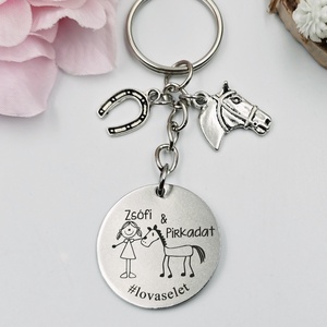 Lovasoknak ajándék - lovaslány kulcstartó grafikával, egyedi névvel, felirattal, Táska & Tok, Kulcstartó & Táskadísz, Kulcstartó, Gravírozás, pirográfia, MESKA