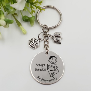 Könyvmolynak ajándék - könyvmoly kulcstartó grafikával, egyedi névvel, felirattal, Táska & Tok, Kulcstartó & Táskadísz, Kulcstartó, Gravírozás, pirográfia, MESKA