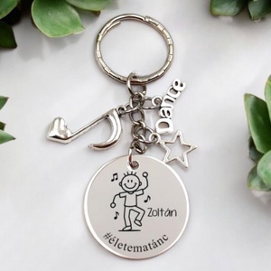 Táncosnak ajándék - táncos kulcstartó grafikával, egyedi névvel, felirattal - Meska.hu