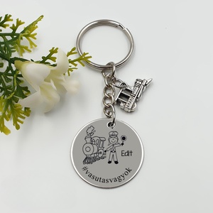 Vasutasnak ajándék - vasutasnő kulcstartó grafikával, egyedi névvel, felirattal, Táska & Tok, Kulcstartó & Táskadísz, Kulcstartó, Gravírozás, pirográfia, MESKA