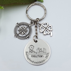Ballagási ajándék fiúknak - Gravírozott grafikás ballagási kulcstartó végzősöknek 2_66., Táska & Tok, Kulcstartó & Táskadísz, Kulcstartó, Gravírozás, pirográfia, MESKA
