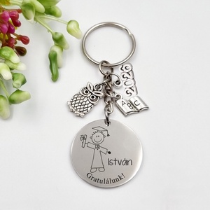 Ballagási ajándék fiúknak - Gravírozott grafikás ballagási kulcstartó végzősöknek 5_67. - Meska.hu