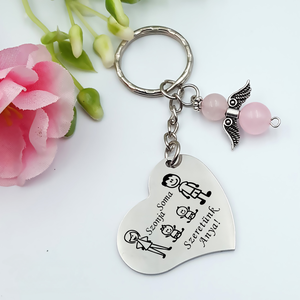 Szeretünk anya! - Szív kulcstartó személyre szabható grafikával, angyalkával. Egyedi ajándék anyának. Anyák napi ajándék - Meska.hu