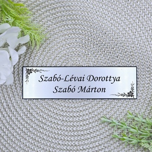 Névtábla egyedi gravírozással virágos mintával � ajtóra, postaládára 02 - otthon & életmód - ház & kert - névtábla - Meska.hu