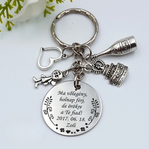 Köszönetajándék a vőlegénytől szüleinek - Szülőköszöntő a vőlegénytől, esküvői kulcstartó - Meska.hu