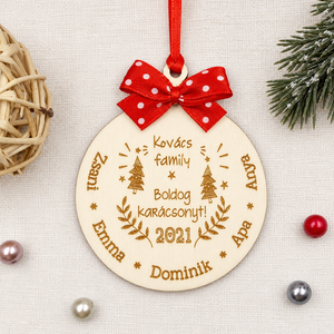 Gravírozott fa karácsonyfadísz egyedi nevekkel és családnévvel � Family - Meska.hu