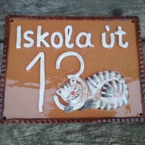 Cicás házszámtábla domború mintával, utcanévvel - otthon & életmód - ház & kert - házszám - Meska.hu