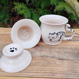 Cicás szűrős bögre, gyógyteás bögre, fehér - otthon & életmód - konyhafelszerelés, tálalás - tálalás - bögre & csésze - Meska.hu Cicás szűrős bögre, gyógyteás bögre, fehér - otthon & életmód - konyhafelszerelés, tálalás - tálalás - bögre & csésze - Meska.hu