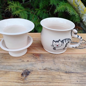 Cicás szűrős bögre, gyógyteás bögre, fehér - otthon & életmód - konyhafelszerelés, tálalás - tálalás - bögre & csésze - Meska.hu Cicás szűrős bögre, gyógyteás bögre, fehér - otthon & életmód - konyhafelszerelés, tálalás - tálalás - bögre & csésze - Meska.hu