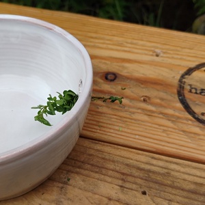 Fűszernövény aprító, levélfosztó tálka - otthon & életmód - konyhafelszerelés, tálalás - konyhai tárolás - fűszertartó - Meska.hu