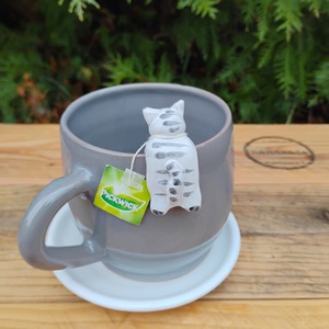 Cica figurás bögre alátéttel - otthon & életmód - konyhafelszerelés, tálalás - tálalás - teás- és kávés pohár, készlet - Meska.hu