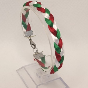 TRICOLOR - Piros-fehér-zöld duplaszálas  szatén-selyemzsinór karkötő nemesacél szerelékkel - ékszer - karkötő - fonott karkötő - Meska.hu