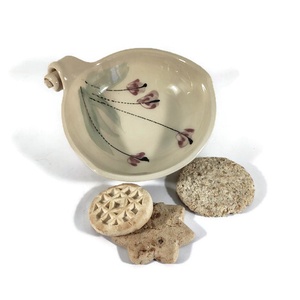 Tálka színes mogyorós-kekszes - Meska.hu