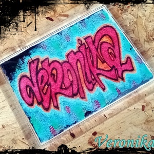 Neves graffitis hűtőmágnes-Veronika, Otthon & Életmód, Konyhafelszerelés, tálalás, Konyhai dekoráció, Hűtőmágnes, Festészet, Fotó, grafika, rajz, illusztráció, MESKA