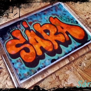 Neves graffitis hűtőmágnes-Sára, Otthon & Életmód, Konyhafelszerelés, tálalás, Konyhai dekoráció, Hűtőmágnes, Festészet, Fotó, grafika, rajz, illusztráció, MESKA