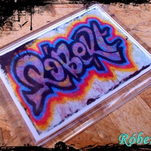 Neves graffitis hűtőmágnes-Róbert, Otthon & Életmód, Konyhafelszerelés, tálalás, Konyhai dekoráció, Hűtőmágnes, Festészet, Fotó, grafika, rajz, illusztráció, MESKA