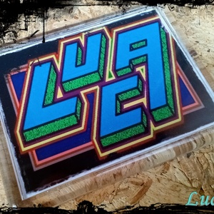 Neves graffitis hűtőmágnes-Luca, Otthon & Életmód, Konyhafelszerelés, tálalás, Konyhai dekoráció, Hűtőmágnes, Festészet, Fotó, grafika, rajz, illusztráció, MESKA