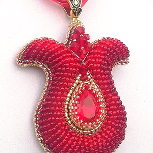 DIY - KIT - gyöngyhímző csomag - piros tulipán bross - diy (csináld magad) - fűzésminták - Meska.hu