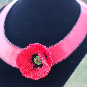 Pipacs fűzött - hímzett nyakék , Ékszer, Nyaklánc, Statement nyaklánc, Gyöngyfűzés, gyöngyhímzés, MESKA