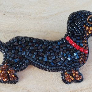 Tacskó hímzett bross - ékszer - kitűző és bross - Meska.hu