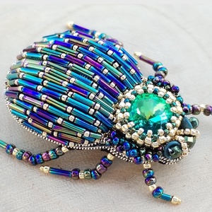 Skarabeusz brosst , Ékszer, Kitűző és Bross, Gyöngyfűzés, gyöngyhímzés, MESKA