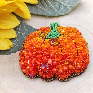 Tököcske bross - ékszer - kitűző és bross - Meska.hu