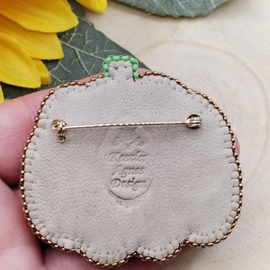 Tököcske bross - ékszer - kitűző és bross - Meska.hu