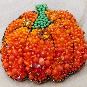 Tököcske bross - ékszer - kitűző és bross - Meska.hu