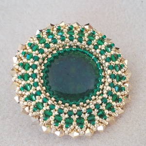 Zöldarany fűzött bross, Ékszer, Kitűző és Bross, Gyöngyfűzés, gyöngyhímzés, MESKA