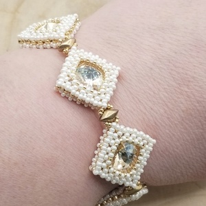 Pezsgő-arany karkötő  - ékszer - karkötő - gyöngyös karkötő - Meska.hu